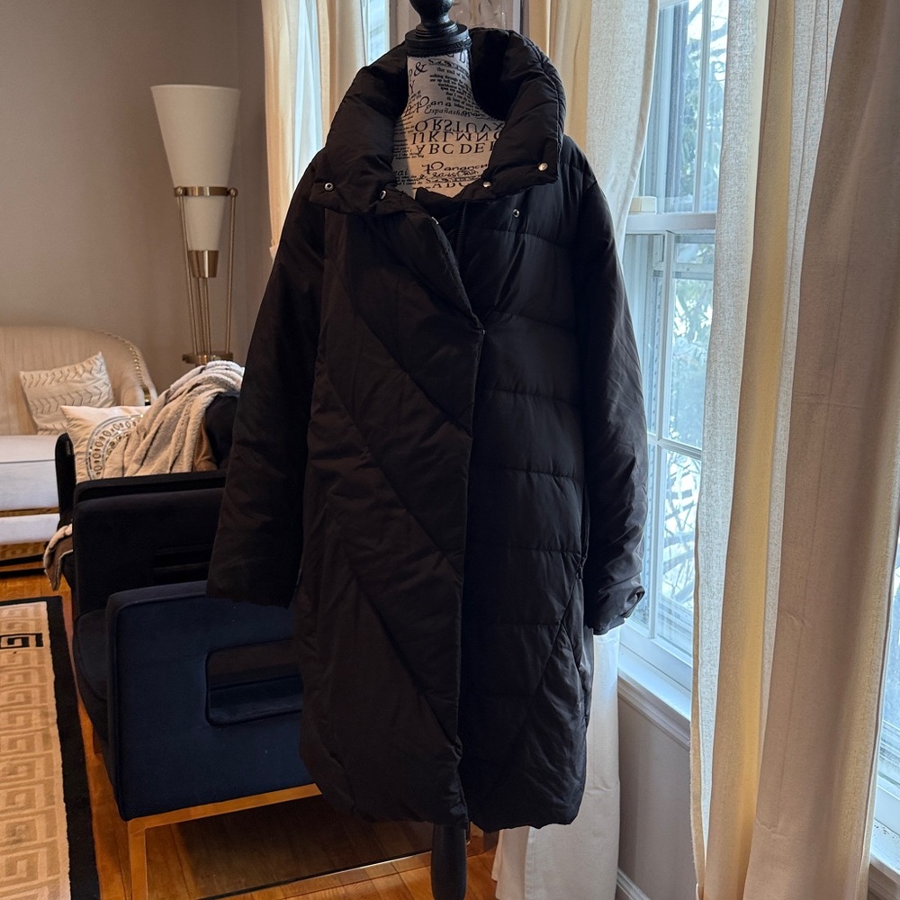 Puntododici Black Puffer Coat